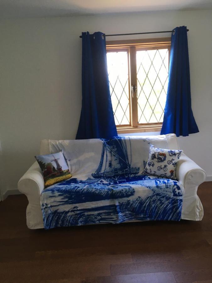 The Blue Cottage B&B Seventy Mile House Buitenkant foto