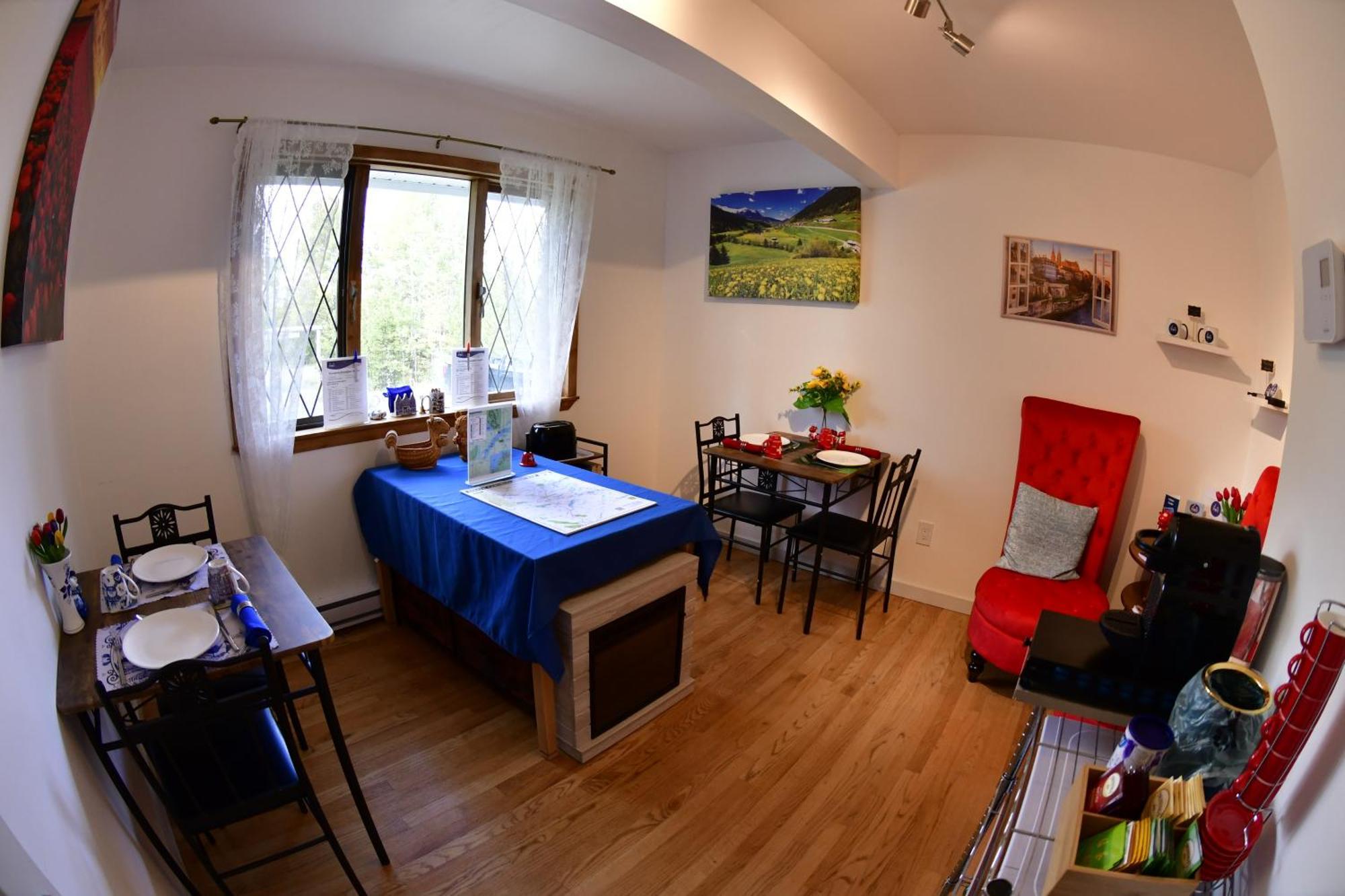 The Blue Cottage B&B Seventy Mile House Buitenkant foto